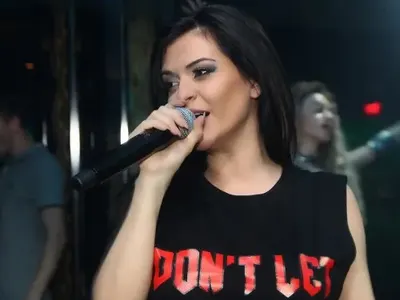 Преслава не знае, че рекламира продукт за отслабване, който води до анорексия