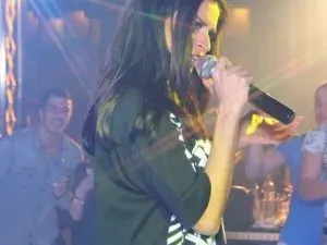 Преслава остригана заради въшки (Уникално фото)