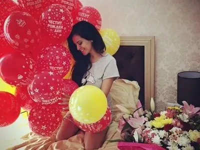 Преслава спи в златно легло за 3 бона