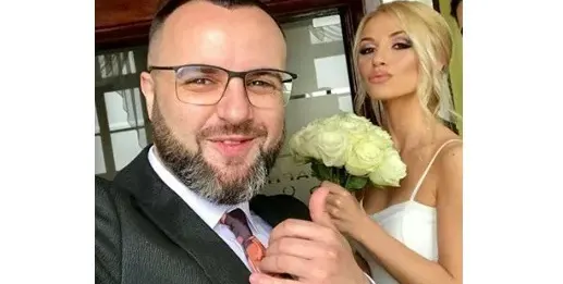 Рапърът Димчо с морска сватба за 30 бона! Близначката Алекс хвана букета