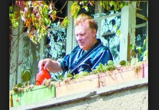 Съсед на Васко Кеца пусна жалба срещу него! Певецът го заплашвал с мутри!