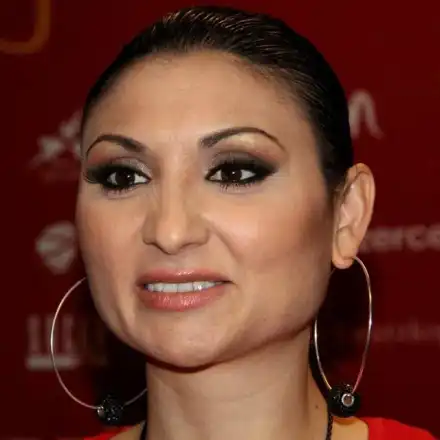 Софи с нови зъби за Гринго