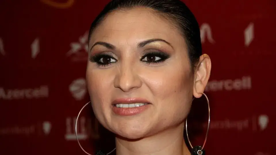 Софи с нови зъби за Гринго