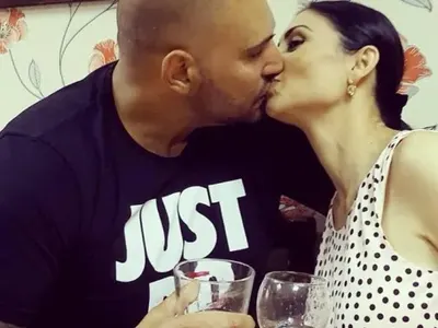 Софка и Гринго палуват 7 часа в леглото, потят се за бебе