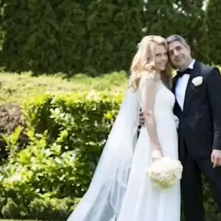 Тъщата на Плевнелиев с щедър подарък за СВАТБАТА (+ Колко струваа роклята на булката)