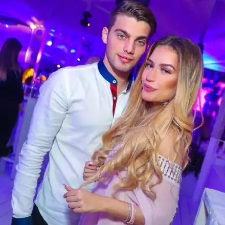 Тита със забрана за БЕБЕ! Ще я зареже ли гаджето й? (Подробности)