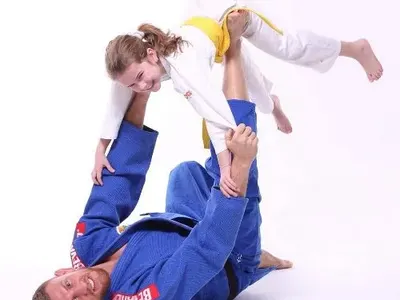 Ваня Червенкова и Даниел Дичев стартираха проекта „Да върнем децата в спортните зали“