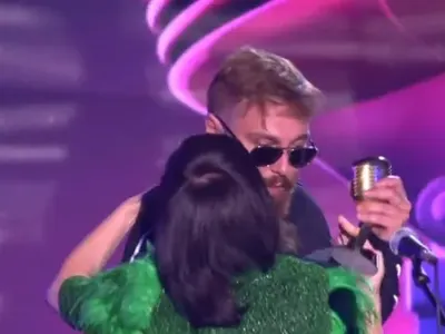 Вида Пиронкова издърпала статуетката на Миро за „Гълъбо” и я прибрала в чантата си на наградите на БГ РАДИО