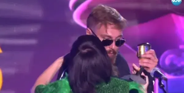 Вида Пиронкова издърпала статуетката на Миро за „Гълъбо” и я прибрала в чантата си на наградите на БГ РАДИО