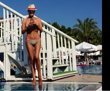 Вместо на иде на почивка, Венета Райкова реши да ремонтира жилището си, за да не й напомня за проваления й брак