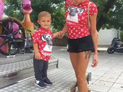 Златка и синът й се обличат еднакво