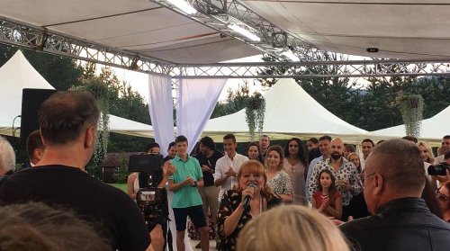 Богдана Карадочева ожени племенника (Снимки)