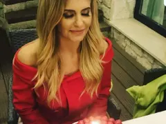 Анелия навърши 36, излиза във ваканция (Вижте как отпразнува рождения си ден)