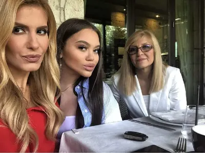 Анелия навърши 36, излиза във ваканция (Вижте как отпразнува рождения си ден)