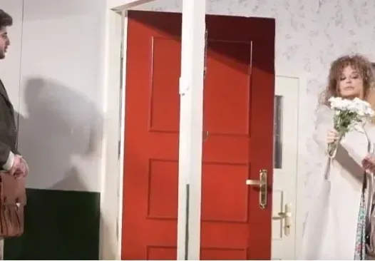 Аня Пенчева и Сашо Кадиев  бистрят клюки на обяд в лъскав ресторант