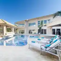 Биляна Йотовска се фука: Спя в Доминикана за $ 2000 на вечер (Снимки на хотела)