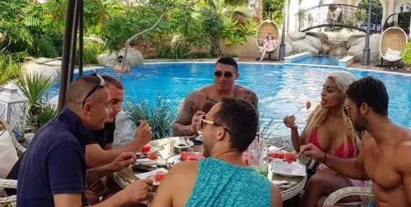 Брадърите в петзвезден лукс на Слънчев бряг