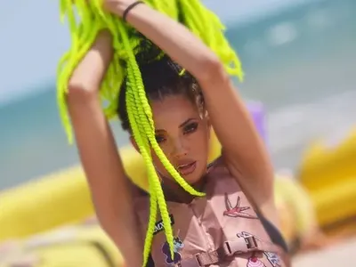 Дара се къпе веднъж седмично