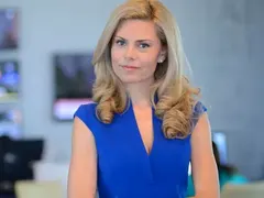 Деси Банова била хостеса – посрещала гости в кръчма