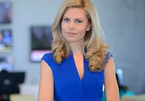 Деси Банова била хостеса – посрещала гости в кръчма