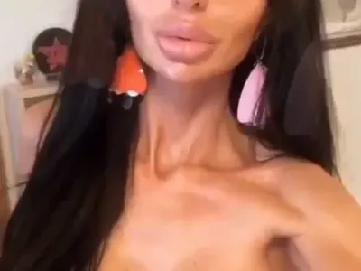 Деси Фотосесията ТОТАЛНО се обезобрази (Плашещи снимки - ПРЕДИ И СЕГА)