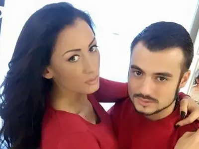 Джена залепена за мъжа си