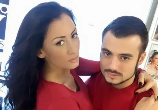 Джена залепена за мъжа си