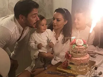 Ексклузивно в HotArena! Галена зарязва пеенето? Вижте как помага в бизнеса на мъжа си (Снимки)