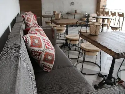 Ексклузивно в HotArena! Галена зарязва пеенето? Вижте как помага в бизнеса на мъжа си (Снимки)