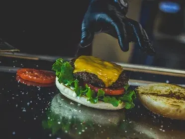 Ексклузивно в HotArena! Галена зарязва пеенето? Вижте как помага в бизнеса на мъжа си (Снимки)