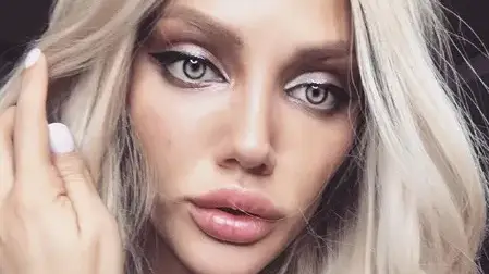 Есмер стана за резил в Русия! Ето как я оплюха тамошните медии