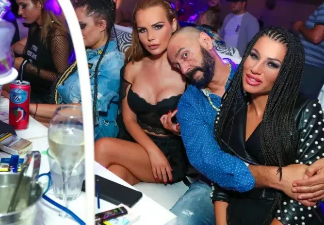 Ето ги новите плеймейтки! Красавиците вдигнаха горещ купон на морето