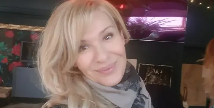 Гала развя новите си силиконови бомби, пусна се по зърна (Гореща снимка)