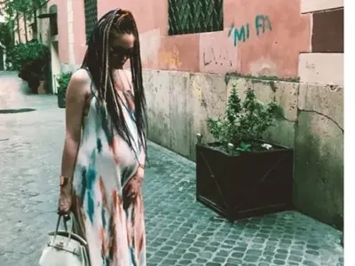 Глория от Брадъра чака момиче