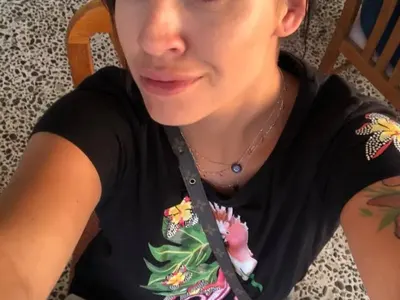 Горещата Деси Цонева яде коза и няма шубе от чума (Снимки)