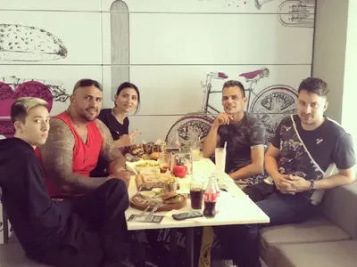 Гринго прави бебе на Софка в Лондон