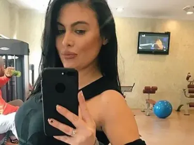 Клюкарката Лили отчаяно се мъчи да отслабне