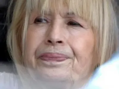 Лили едва не умря след операция! Лежи дни наред в реанимация след опит да отслабне с изрязване на мазнини