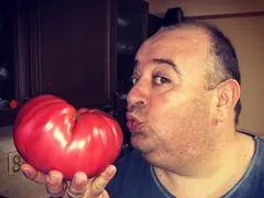 Любо Нейков си купи яхта! Изкара курсове и за капитан, заведе родата в Гърция