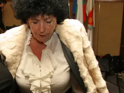 Майката на олигарха Николай Банев катастрофирала с таратайка втора употреба