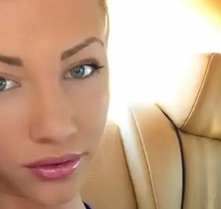 Малкото коте на Божинов сваля певец