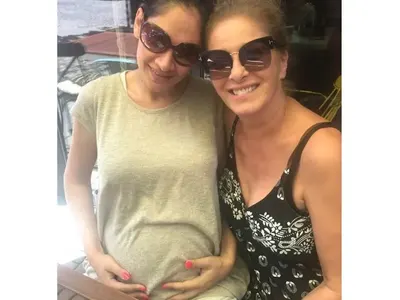 Мариана Попова показа бременно коремче