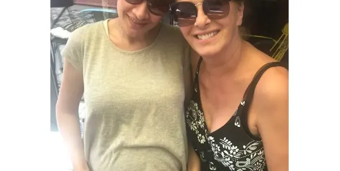 Мариана Попова показа бременно коремче