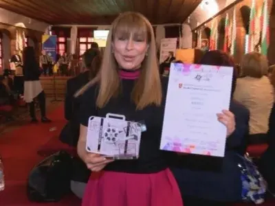 Мира Добрева рекламира бабешко лекарство! Готова е да се включи във всичко, стига да й платят добре