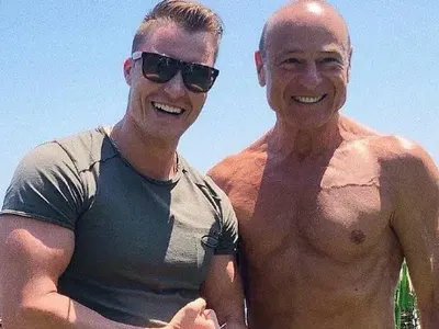 Митко Пайнера има тяло на бургаска батка на 65 г.! Ето режимът му, с който поддържа фигурата си