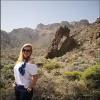 Нелина скочи във вулкан!