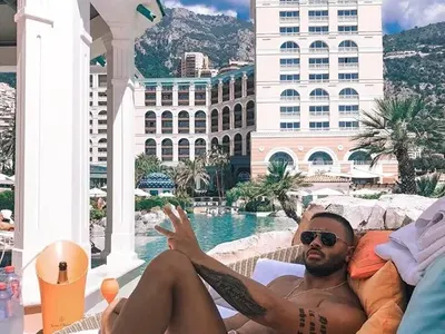 Ники и Николета броят по 2 бона на вечер, смениха Париж с Монте Карло