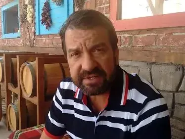 Ники Кънчев заприлича на чичко! Вижте как отчаяно се бори със старостта