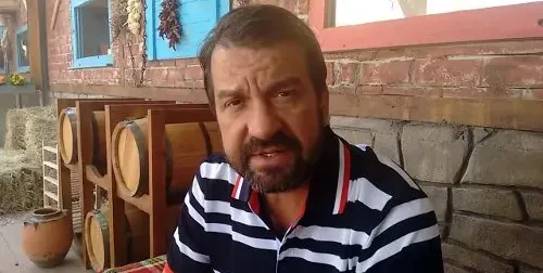 Ники Кънчев заприлича на чичко! Вижте как отчаяно се бори със старостта
