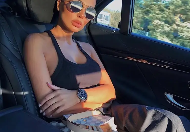 Николета се фука с маникюр за 200 лева